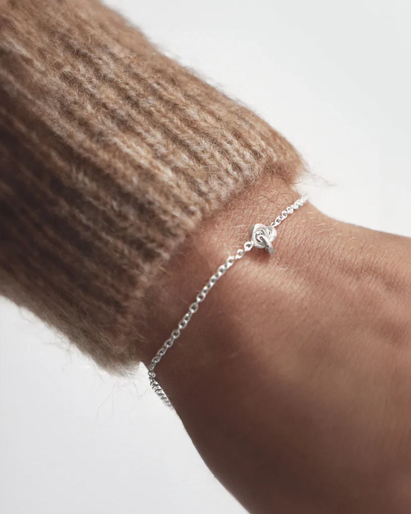 Le-Knot-drop-bracelet-03