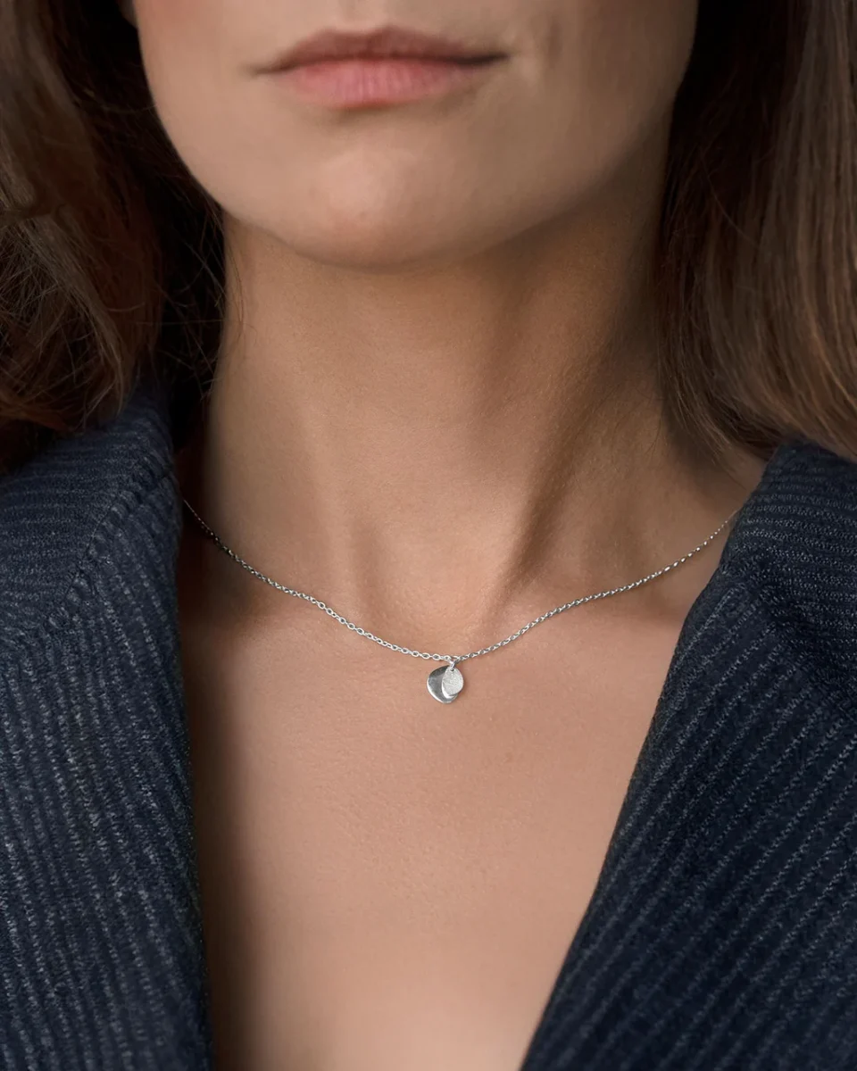 Lakeside-drop-necklace-03