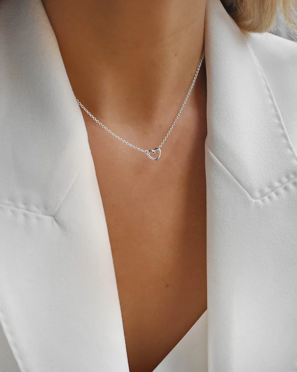 Love-Vibe-drop-necklace-02