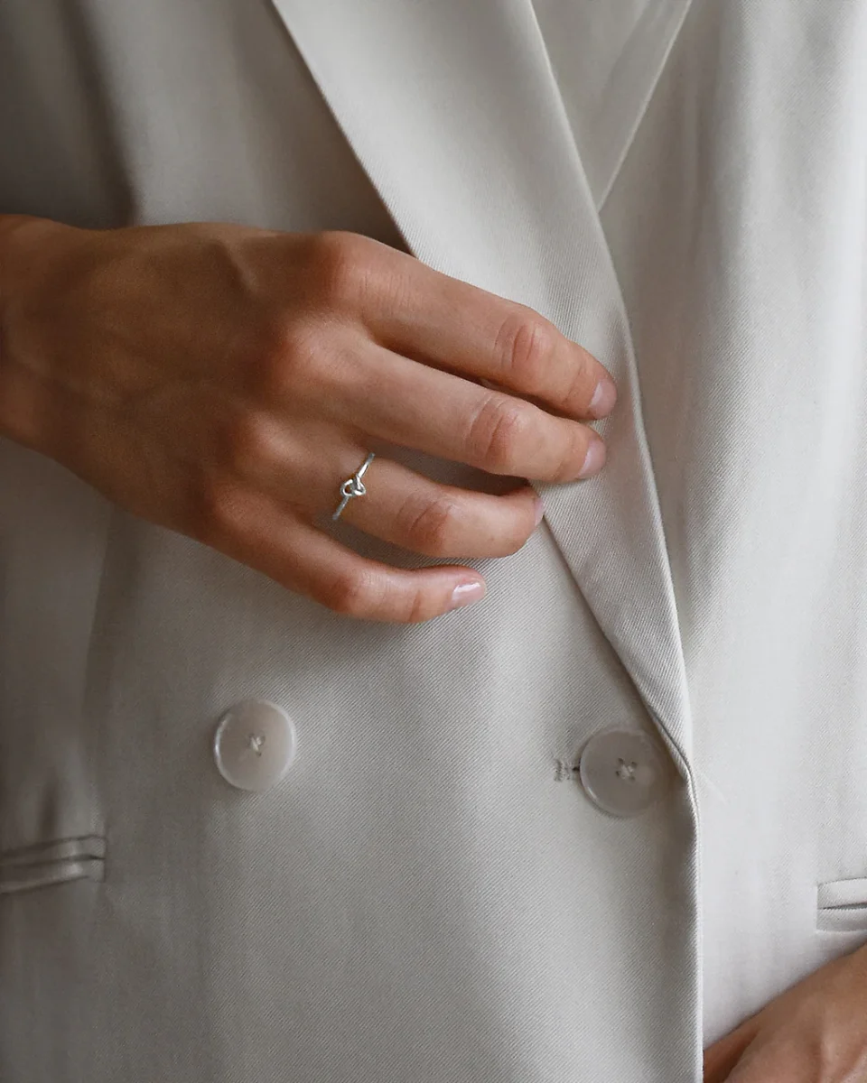 Le-Knot-drop-ring-02