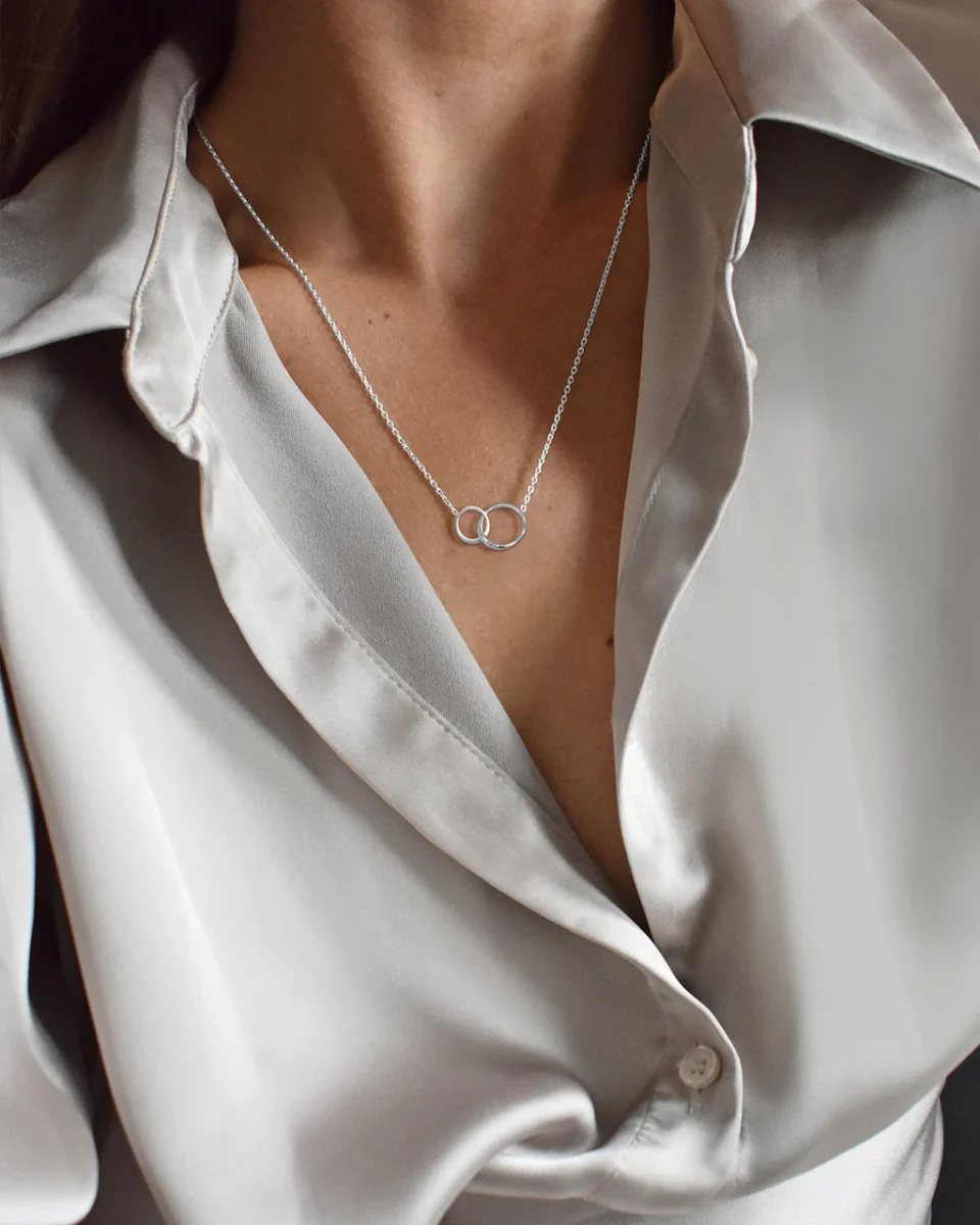 Les-Amis-small-single-necklace-02