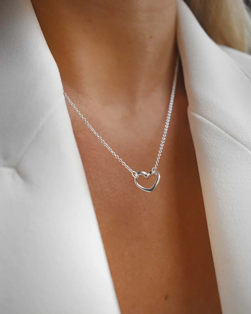 Love-Vibe-necklace-02 (1)